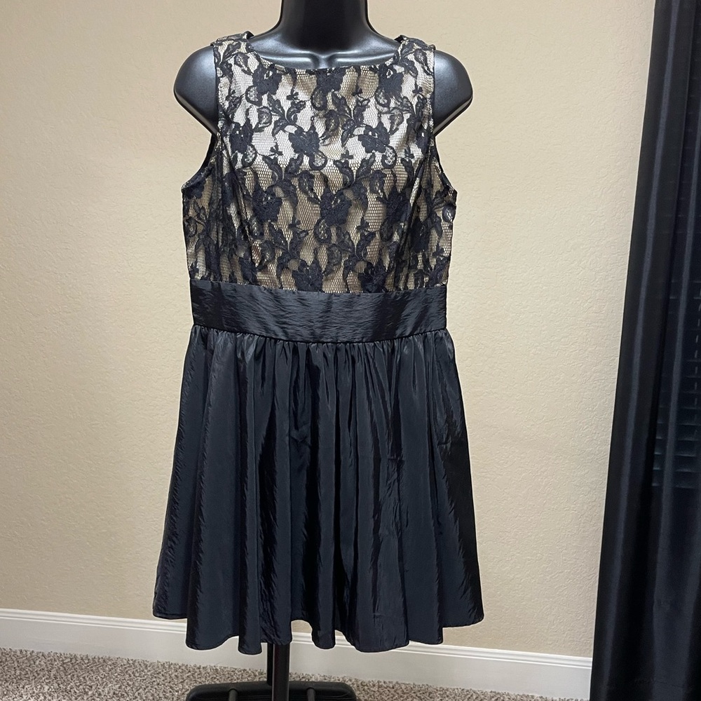 Twenty One Juniors Dress Large